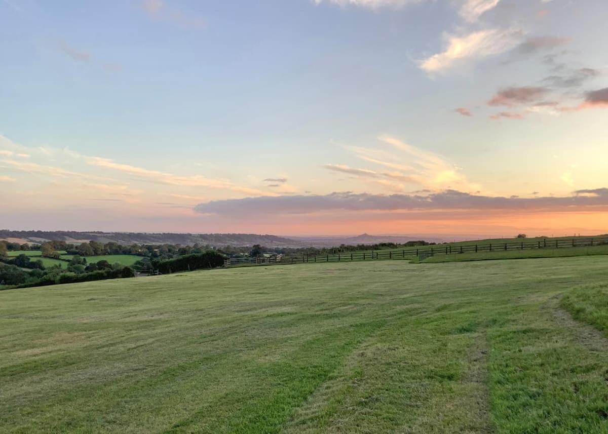 Midsomer Lodges Pilton Exteriér fotografie