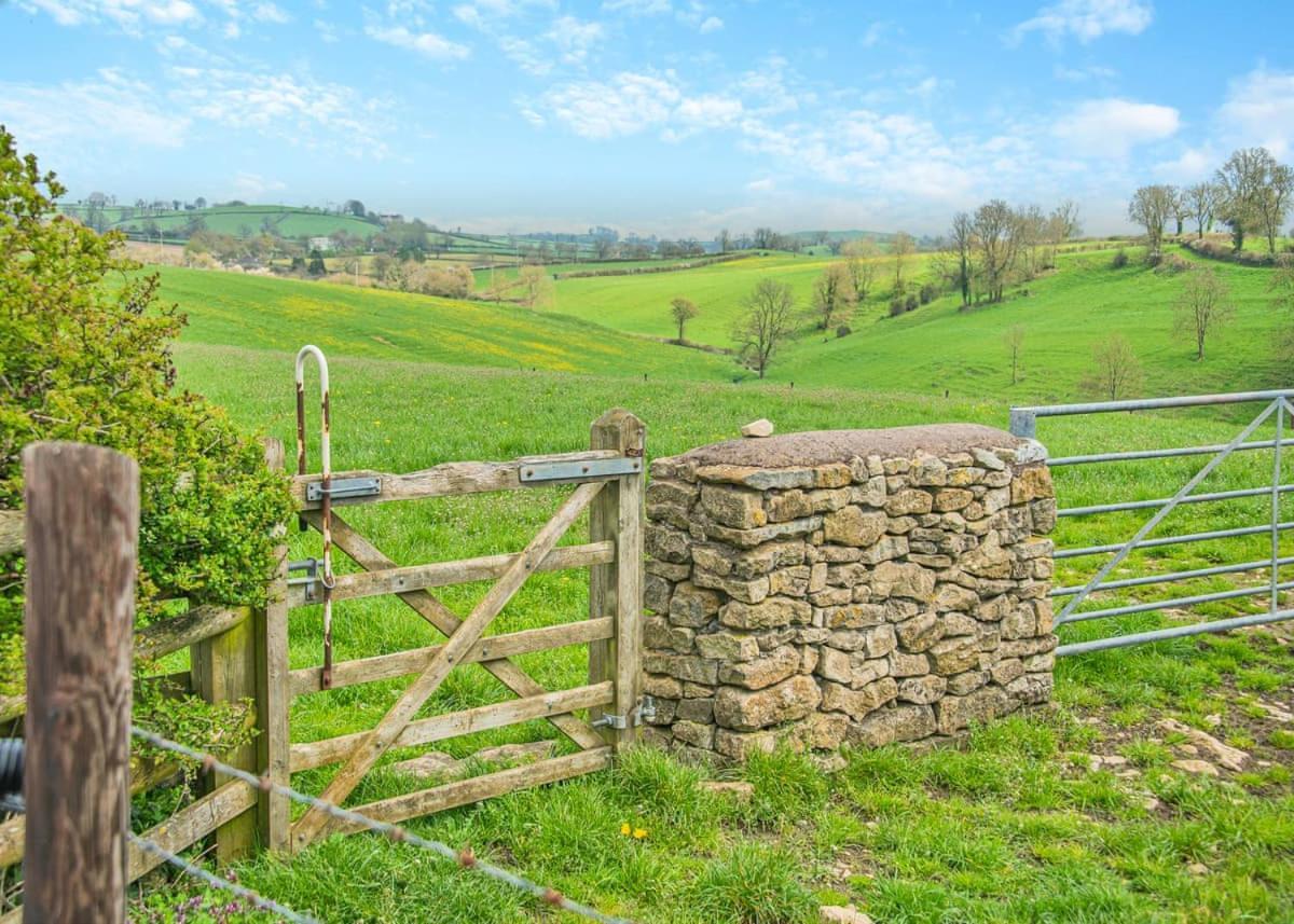Midsomer Lodges Pilton Exteriér fotografie